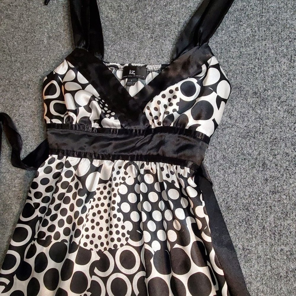 IZ Buyer California Womens Teen Tank Top Sleevless Blouse Size Small Black White - Picture 3 of 11